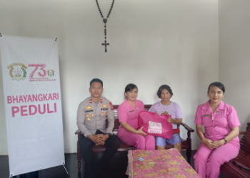 Hari Ulang Tahun Ke-79 Bhayangkara, Polsek Menyuke Bagikan Paket Sembako