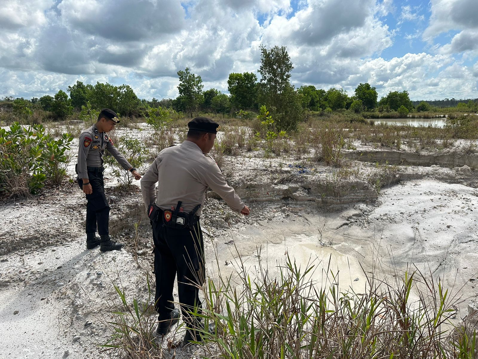 Polres Singkawang Ajak Warga Bersama Jaga Sungai dan Hutan dari Penambangan Ilegal