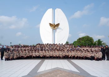 Penuh Khidmat, Polwan Polda Kalbar Gelar Ziarah ke Taman Makam Pahlawan dalam Rangka Hari Jadi ke-77 Polwan RI