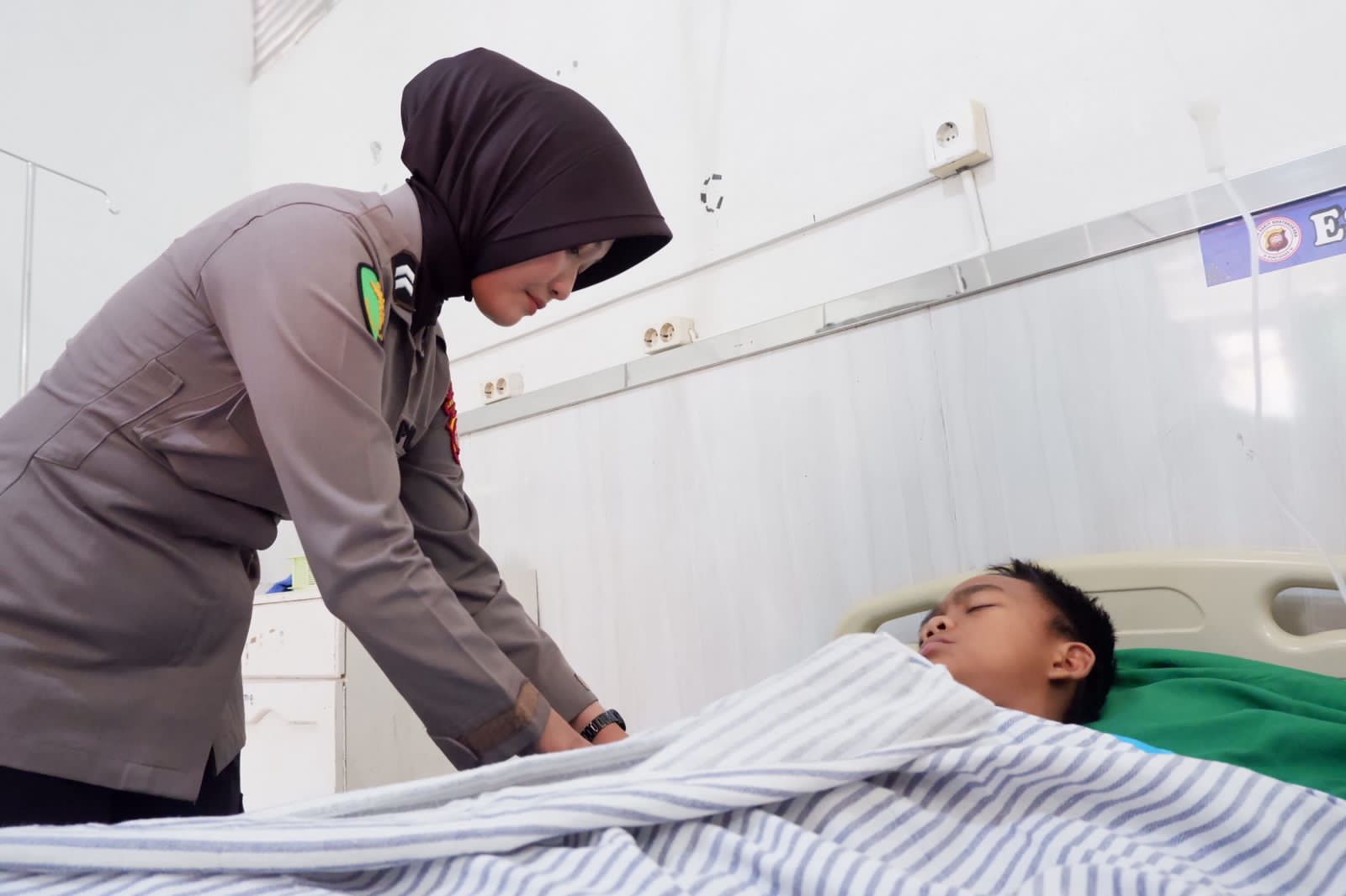 Bakti Sosial Polwan Polda Kalbar Warnai Peringatan Hari Jadi ke-77