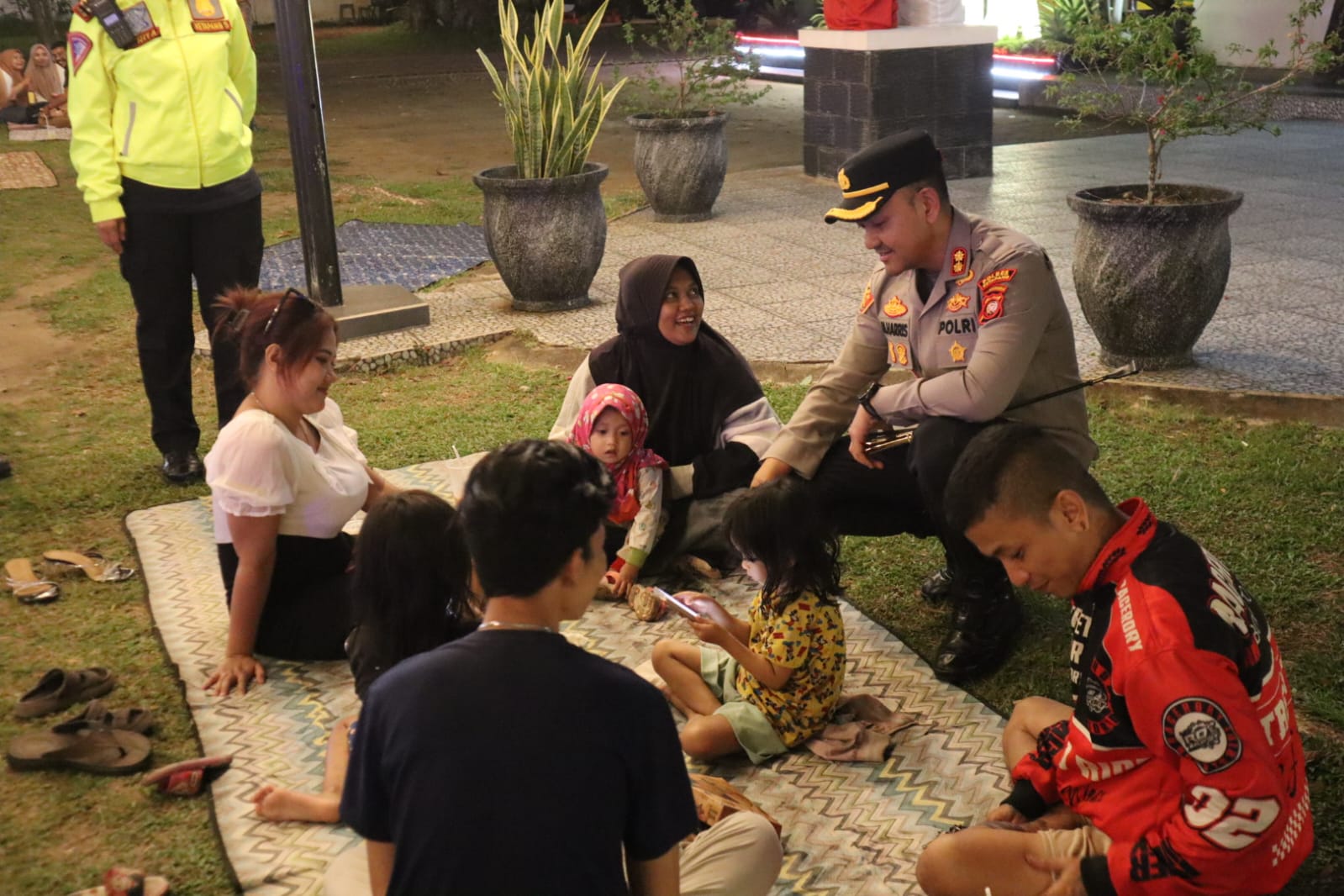 Kapolres Ketapang Bersama Anggota dan TNI Laksanakan Patroli Cipta Kondisi di Malam Minggu