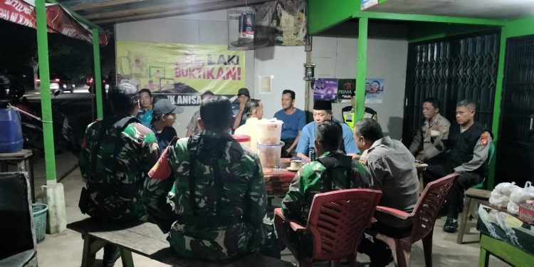 Kebersamaan TNI-Polri dan Warga Singkawang Utara Wujudkan Pengamanan Swakarsa