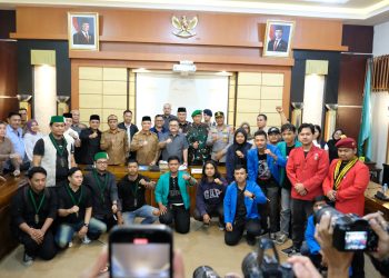 Aksi Mahasiswa Menggugat di DPRD Kalbar Berjalan Damai, Kapolda: “Tidak Ada yang Kebal Hukum”