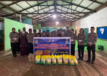 HUT Lalu Lintas Bhayangkara ke-70, Polantas Sekadau Sentuh Pesantren dengan Bantuan dan Edukasi
